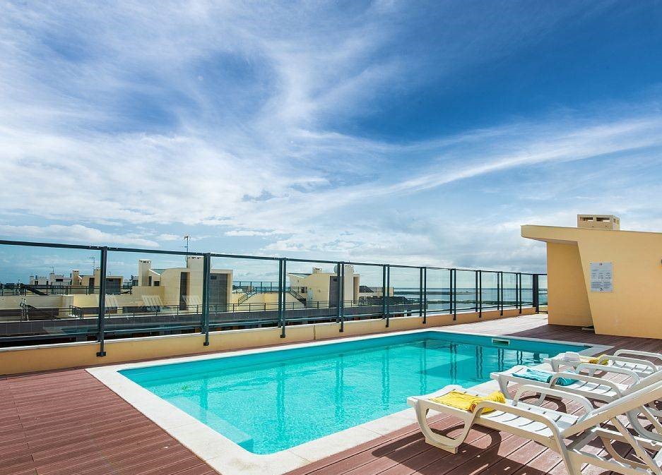 Beautiful flat near the Marina with rooftop pool